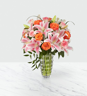The FTD Sweetly Stunning Luxury Bouquet
