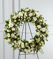 The FTD Splendor Wreath